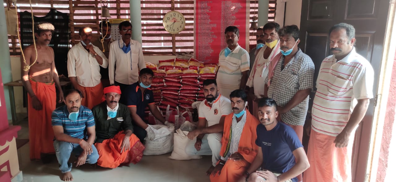 ಶ್ರೀ ಅಯ್ಯಪ್ಪ ಸ್ವಾಮಿ ಸೇವಾ ಸಮಿತಿಯ ವತಿಯಿಂದ ಸಾಮಾಗ್ರಿ ವಿತರಣೆ