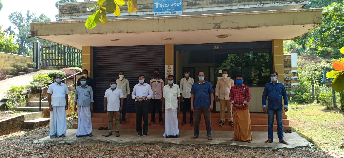 ಕೊಕ್ರಾಡಿ ಸ್ನೇಹಿತರಿಂದ ವಿನೂತನ ಕಾರ್ಯಕ್ರಮ ಕಾರ್ಯಕ್ರಮದುದ್ದಕ್ಕೂ ಮಾಸ್ಕ್ ಧರಿಸಿ ವೈಯಕ್ತಿಕ ಅಂತರ ಕಾಪಾಡಿದ ಸ್ನೇಹಿತರು