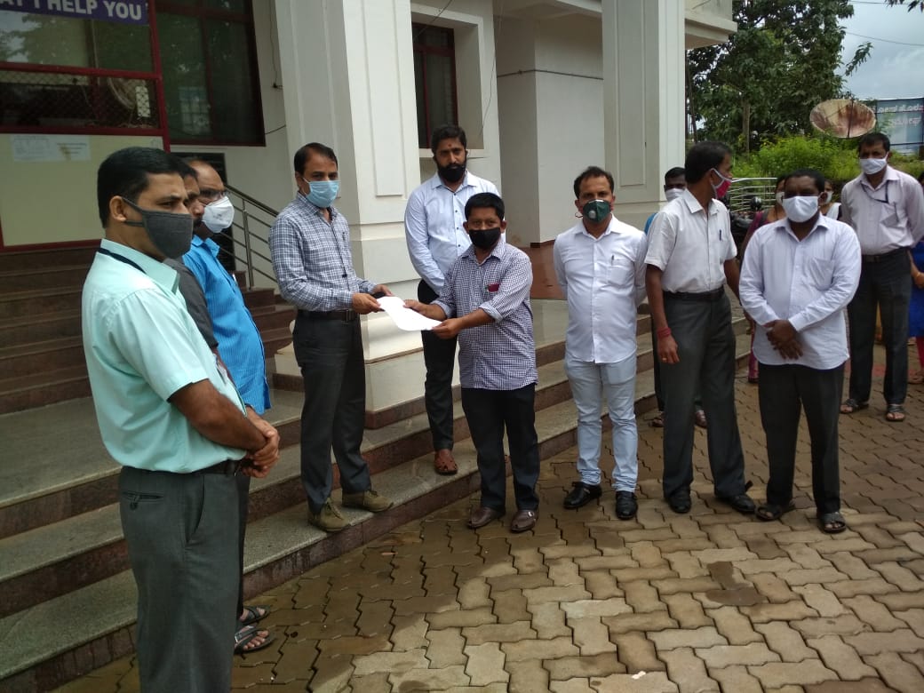 ತಹಶೀಲ್ದಾರ್ ಹತ್ಯೆಗೆ ಖಂಡನೆ;ಸರಕಾರಿ ನೌಕರರಿಗೆ ರಕ್ಷಣೆಗೆ ಆಗ್ರಹಿಸಿ ಮನವಿ