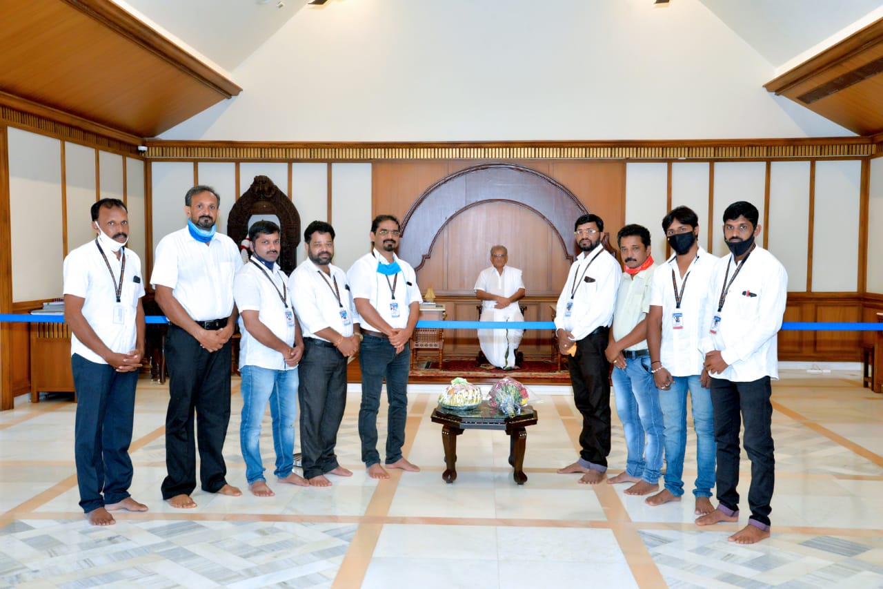 ಧರ್ಮಾಧಿಕಾರಿ ಡಾ. ಹೆಗ್ಗಡೆಯವರಿಗೆ ಗೌರವಪೂರ್ವಕ ಅಭಿನಂದನೆ.