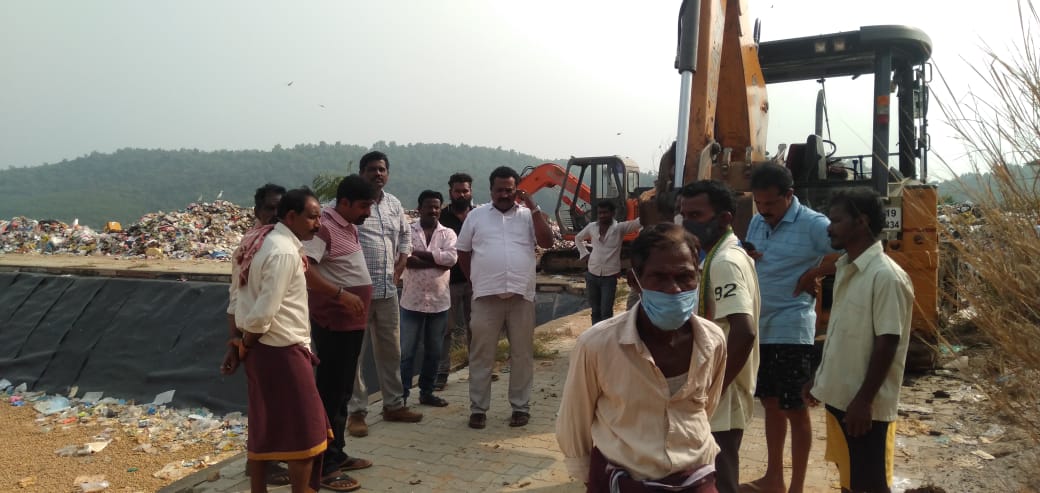 ಕಸ ವಿಲೇವಾರಿ ಘಟಕದಲ್ಲಿ ಅರ್ಧಂಬರ್ಧ ವಿಲೇವಾರಿ : ಸ್ಥಳೀಯರು ಗರಂ