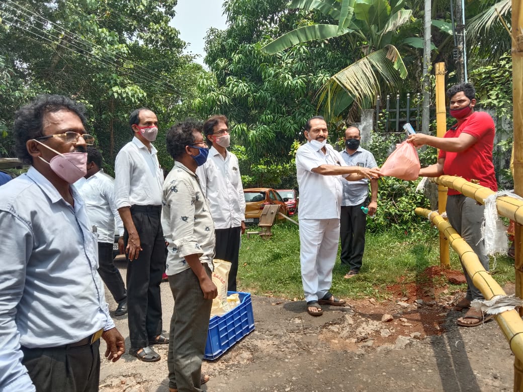 ಸುಧೆಮುಗೇರು ಕಾಲೋನಿಗೆ ಆಹಾರ ಸಾಮಾಗ್ರಿಗಳ ವಿತರಣೆ