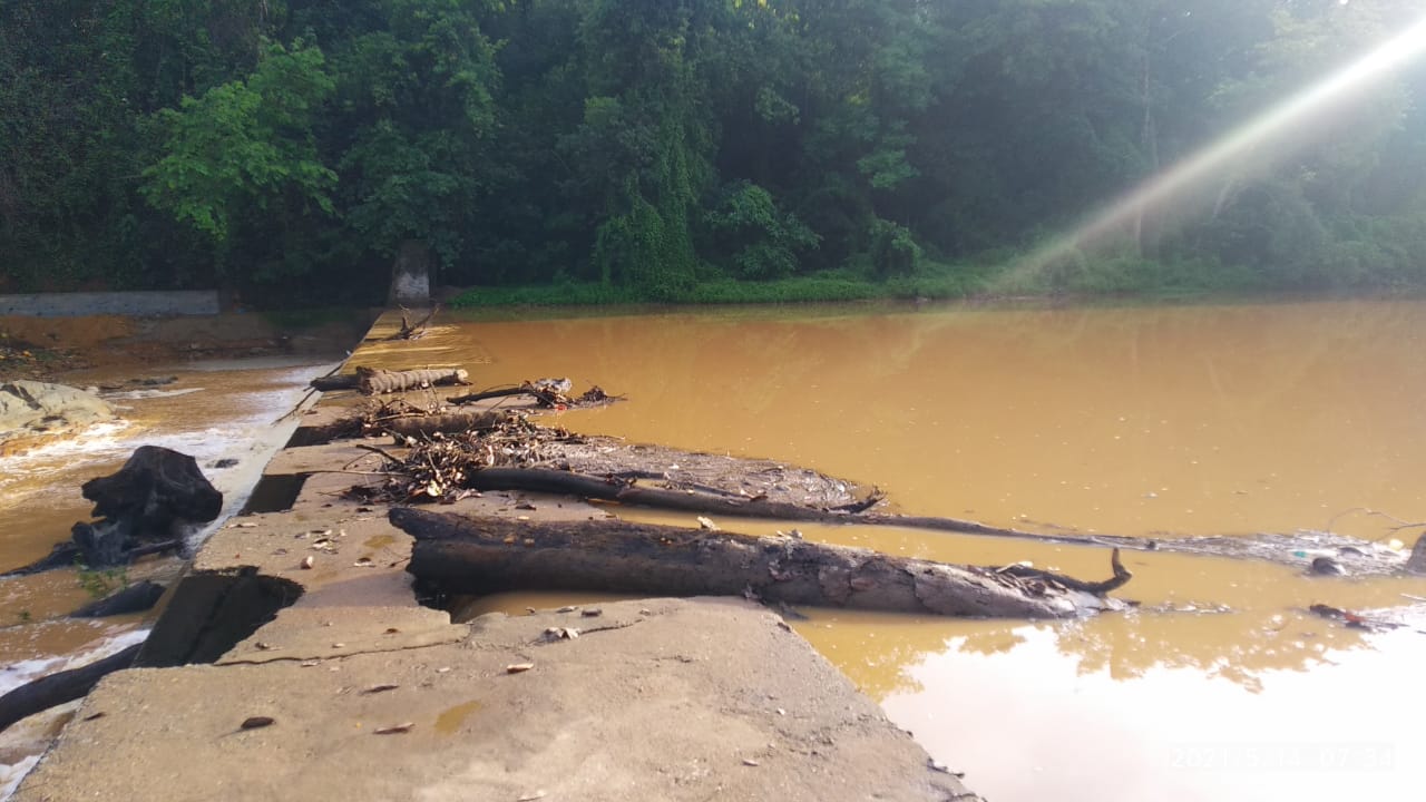 ಭಾರೀ ಮಳೆಗೆ ತುಂಬಿ ಹರಿದ ನದಿಗಳು, ಅಲ್ಲಲ್ಲಿ ಹಾನಿ