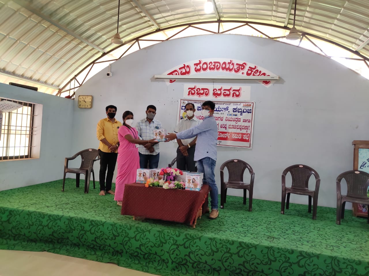 ಕೊರೊನಾ ವಾರಿಯರ್ಸ್ಗೆ ವ್ಯಾಪರೈಸರ್ ಕೊಡುಗೆ