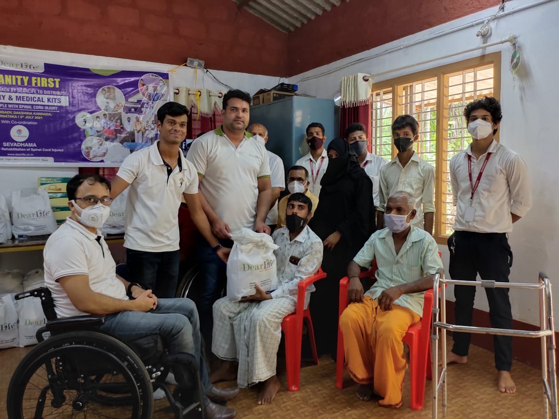 ದಿವ್ಯಾಂಗರಿಗೆ ಔಷಧಿ ಮತ್ತು ದಿನಸಿ ಕಿಟ್ ವಿತರಣೆ