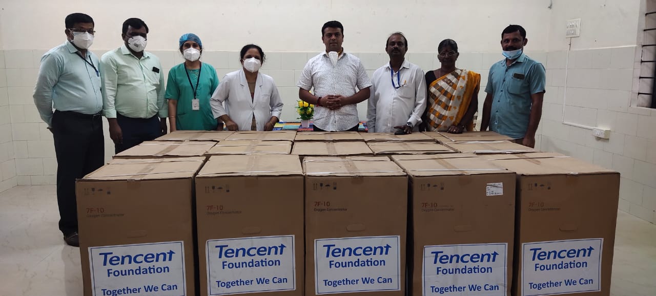 ಸಿಎಸ್ಆರ್ ಯೋಜನೆಯಡಿ ಒದಗಿಸಲಾದ ಆಕ್ಸಿಜನ್ ಕಾನ್ಸಂಟ್ರೇಟರ್ಗಳ ಹಸ್ತಾಂತರ