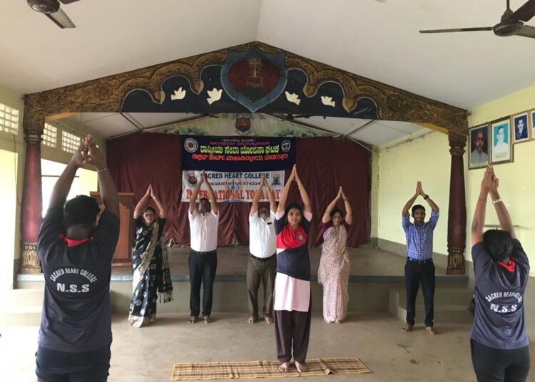 ಮಡಂತ್ಯಾರಿನಲ್ಲಿ ವಿಶ್ವ ಯೋಗ ದಿನಾಚರಣೆ