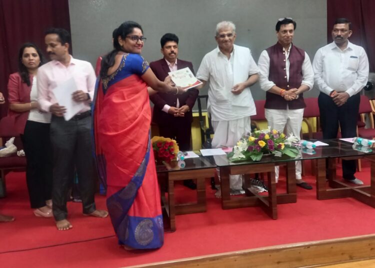 ‘ಅಧ್ಯಯನಶೀಲತೆ ನಿತ್ಯನಿರಂತರವಾಗಿರಲಿ’ ಉಜಿರೆ ರುಡ್ ಸೆಟ್ ನಲ್ಲಿ ಕೌಶಲ್ಯ ತರಬೇತಿ ಸಮಾರೋಪದಲ್ಲಿ ಡಾ. ಹೆಗ್ಗಡೆ