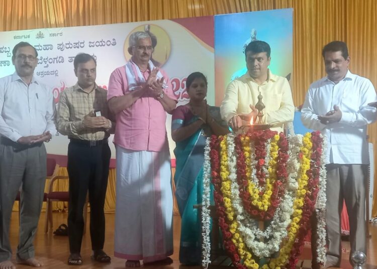 ಯುವಕರಿಗೆ ಕೆಂಪೇಗೌಡರು ಆದರ್ಶವಾಗಬೇಕು-ಪೂಂಜ