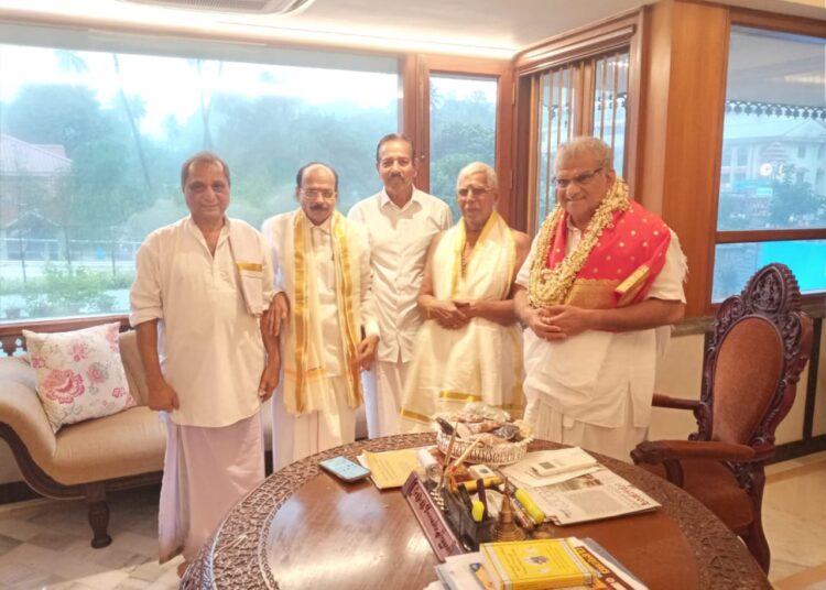 ಅಸ್ರಣ್ಣ ಟ್ರಸ್ಟ್ ವತಿಯಿಂದ ಡಾ. ಹೆಗ್ಗಡೆಯವರಿಗೆ  ಗೌರವಾರ್ಪಣೆ