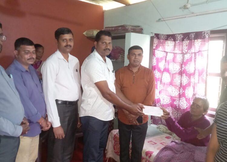 ಮರಾಠಿ ಆರೋಗ್ಯ ನಿಧಿ ಹಸ್ತಾಂತರ