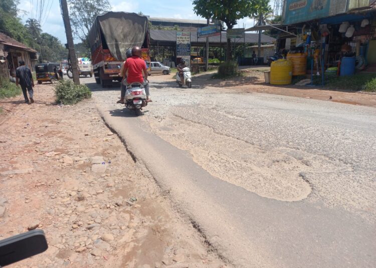 ರಸ್ತೆ ದುರಸ್ತಿಗೂ ಹೆಗ್ಗಡೆಯವರೇ ಬರಬೇಕಾಯ್ತು.