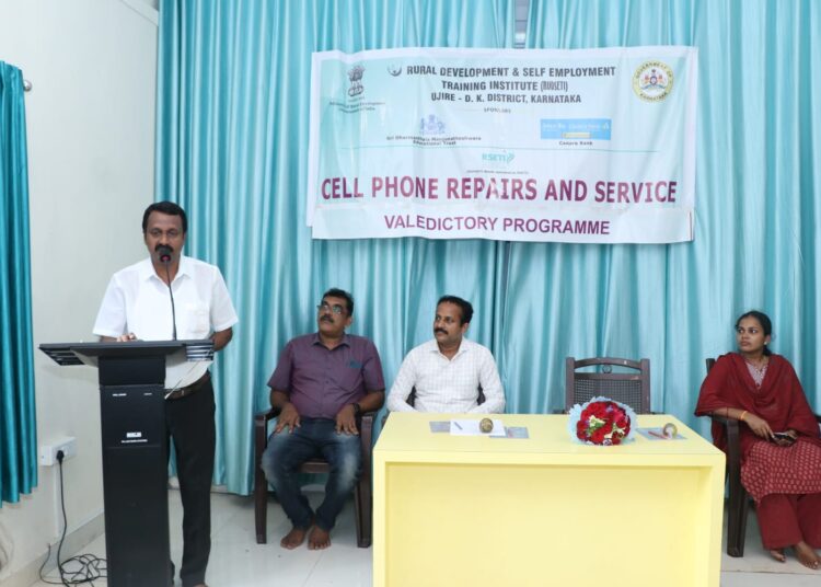 ಕನಸುಗಳು ಬೆಳವಣಿಗೆಗೆ ಸಹಕಾರಿ-ಮೋಹನ್‌ ಕುಮಾರ್‌