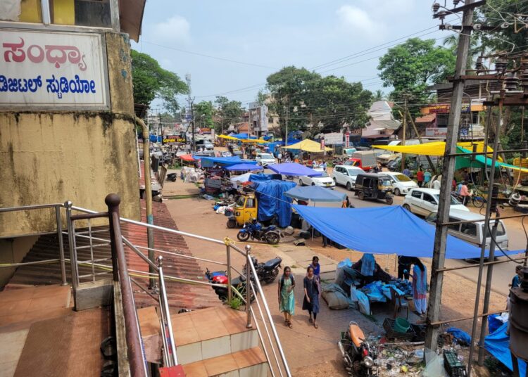 ಹೆದ್ದಾರಿಯೋ….ಸಂತೆ ಅಡ್ಡೆಯೋ….