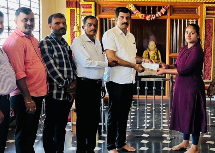 ಕ್ರೀಡಾಳುವಿಗೆ ಪ್ರೋತ್ಸಾಹ-ಶುಭ ಹಾರೈಕೆ