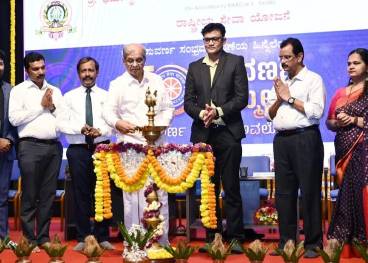 ‘ವಿದ್ಯಾವಂತರು ವಿಚಾರವಂತರಾದರೆ ಸಾಲದು, ಆಚಾರವಂತರೂ ಆಗಬೇಕು’