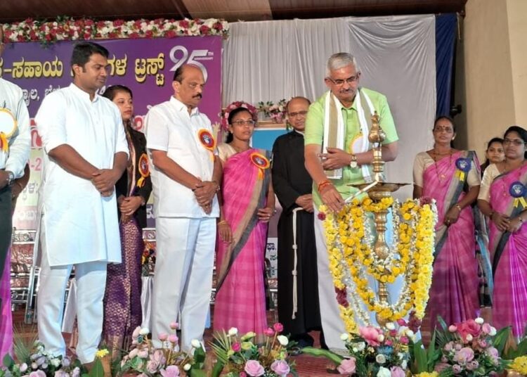 ಪುರುಷ ಹಾಗೂ ಮಹಿಳೆ ಸಮಾನತೆಯಿಂದ ದೇಶದ ಅಭಿವೃದ್ಧಿ’