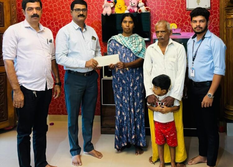 ಶ್ರೀ ಗುರು ಸಾಲಗಾರರ ಮರಣ ನಿಧಿ ವಿತರಣೆ