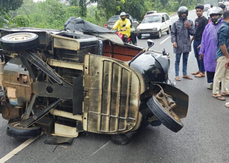 ರಿಕ್ಷಾ ಪಲ್ಟಿ ಚಾಲಕ ಸಾವು