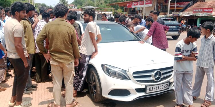 ಲಾಕ್‌ ಆದ ಕಾರಿನೊಳಗೆ ಮಗು ಏಕಾಂಗಿ